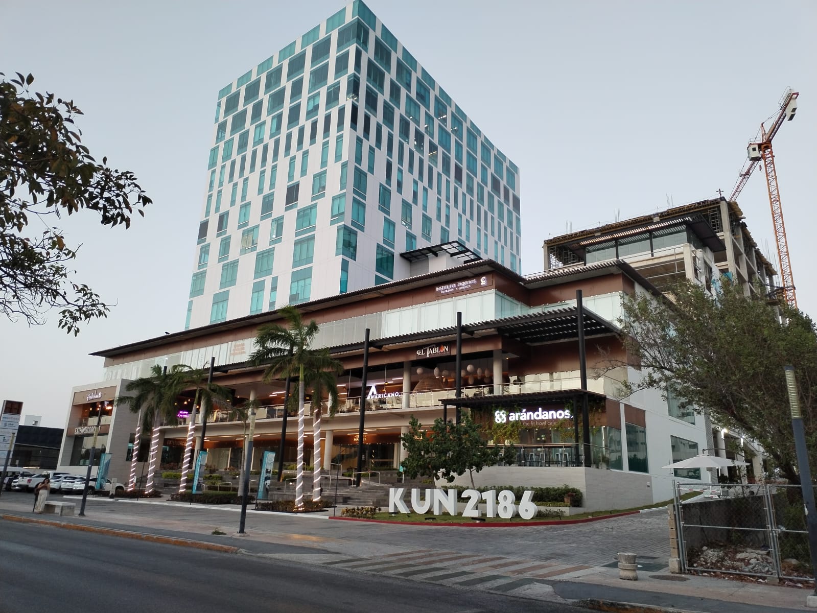 Office in Cancún - Photo 1